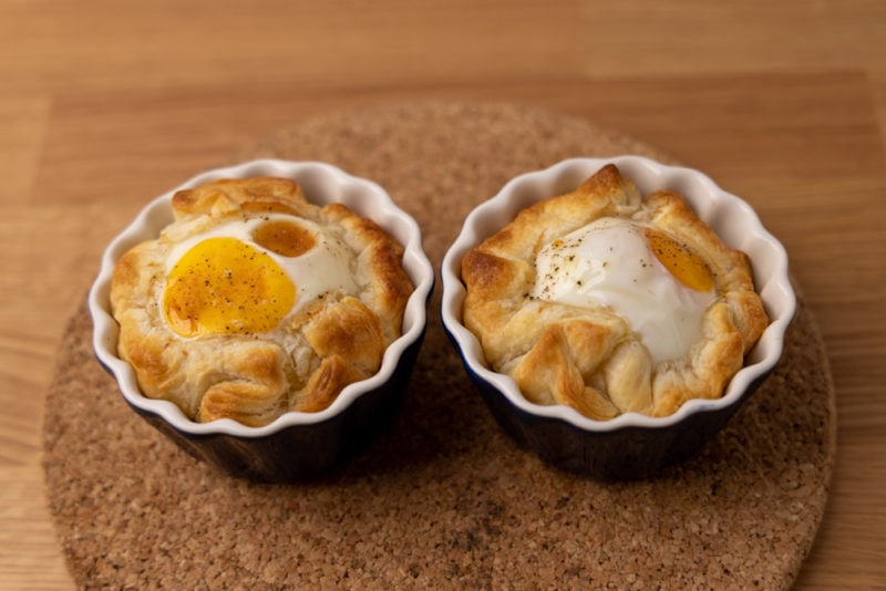 Baked puff pastry with eggs