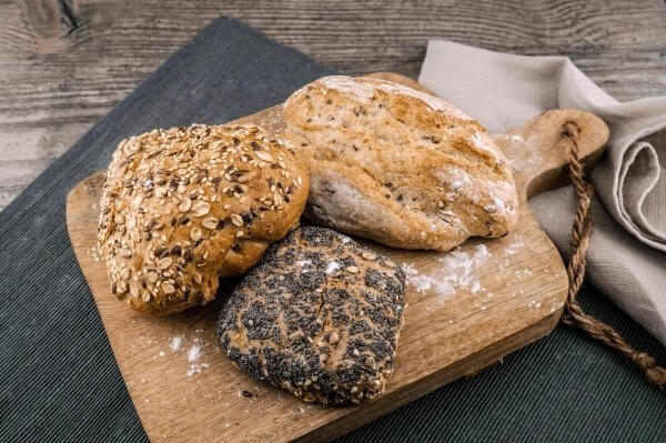 Bread with seeds