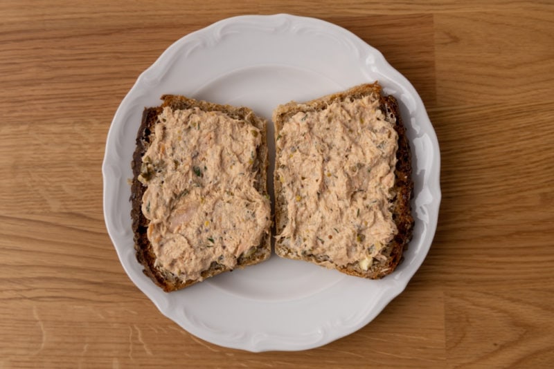 Bread with smoked salmon salad