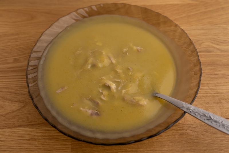 Creamy broccoli soup based on chicken broth