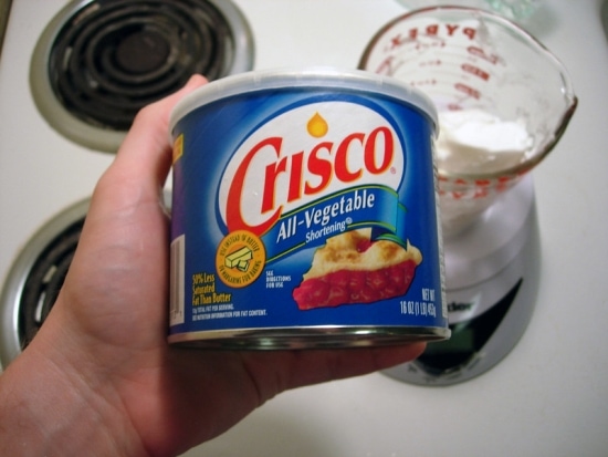 A sealed Crisco can.