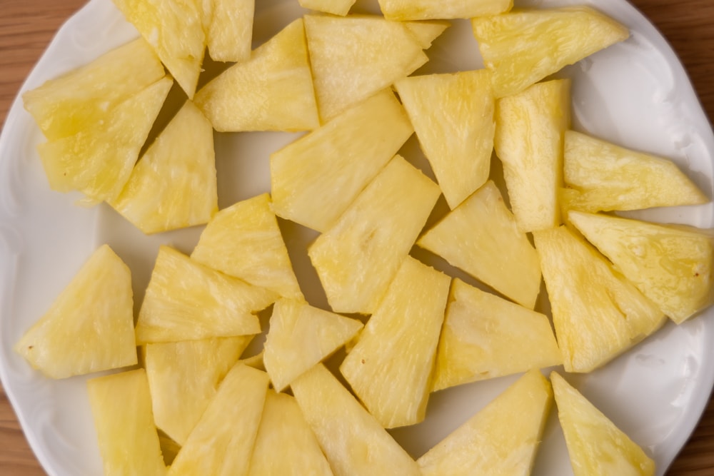 Taglia l'ananas