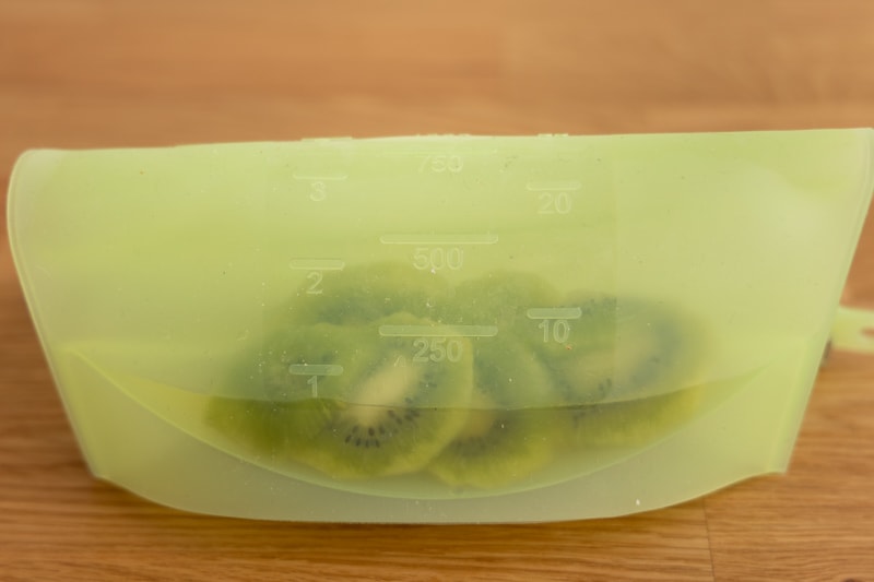 Defrosted kiwi slices