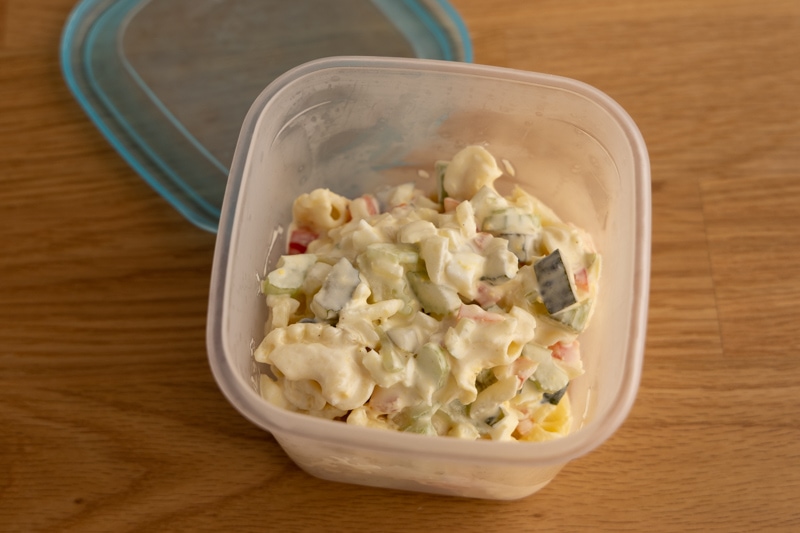How to store macaroni salad container