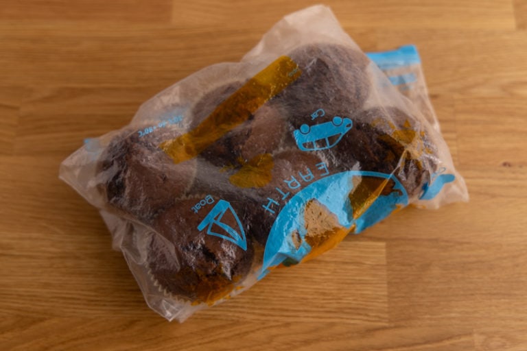 How to store muffins in a bag