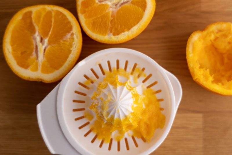 Juicing oranges