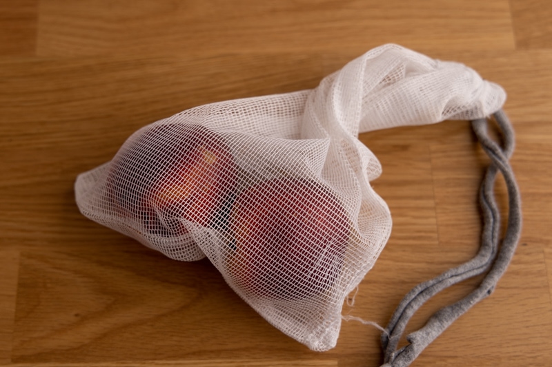 Nectarines in ventilated bag