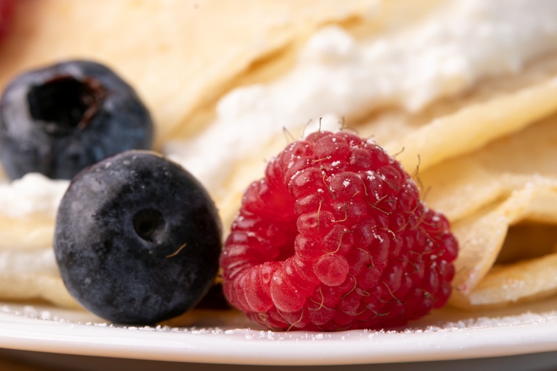 Pancakes topped with fruit