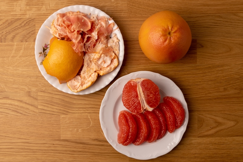 Peeling grapefruit