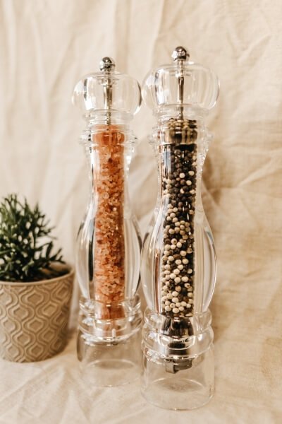 Salt and pepper grinders