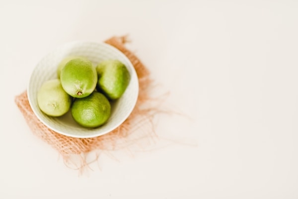 Pile of limes in a bowl