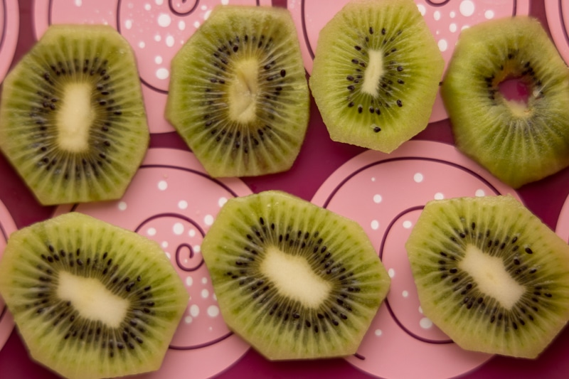 Sliced kiwi before freezing