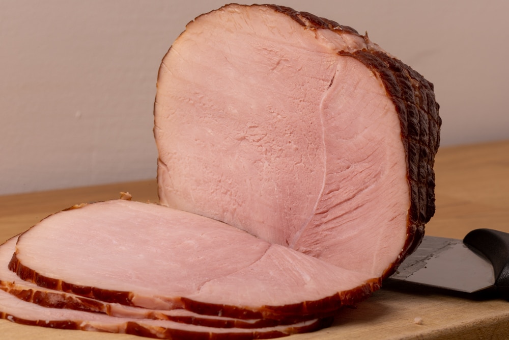 Slicing ham