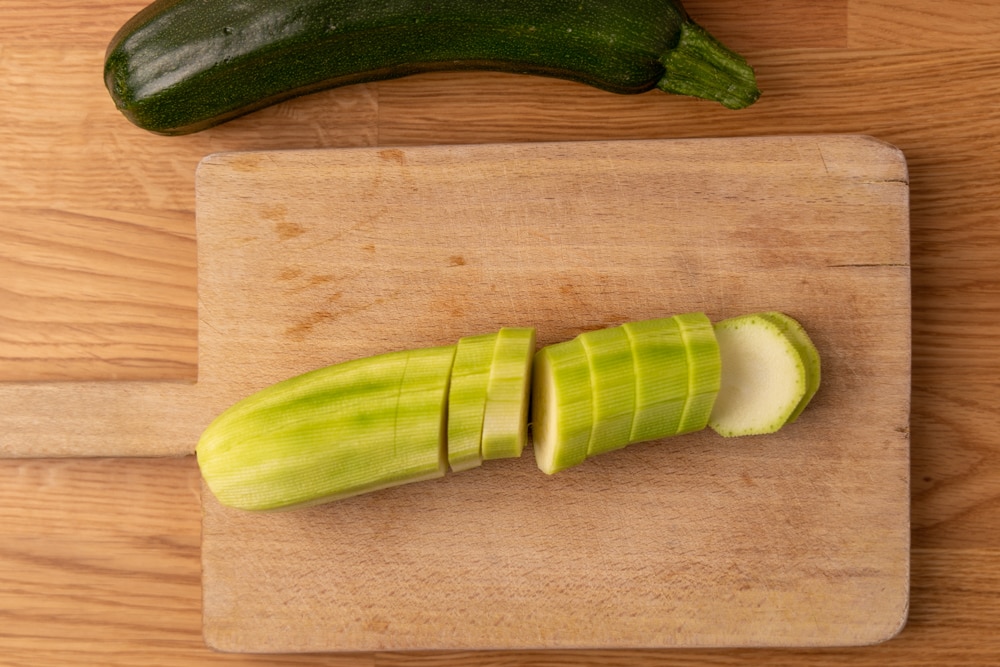 Slicing zucchini