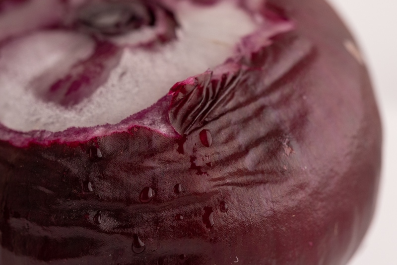 Wrinkled red onion