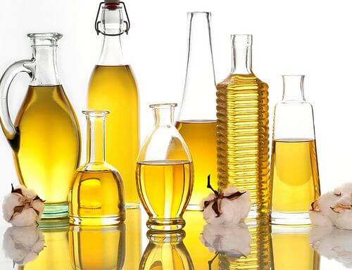 Does Vegetable Oil Go Bad? How Long Does It Last?